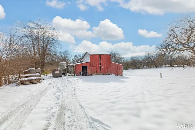 $235,000 | 812 East Warren Street, Bunker Hill, IL 62014