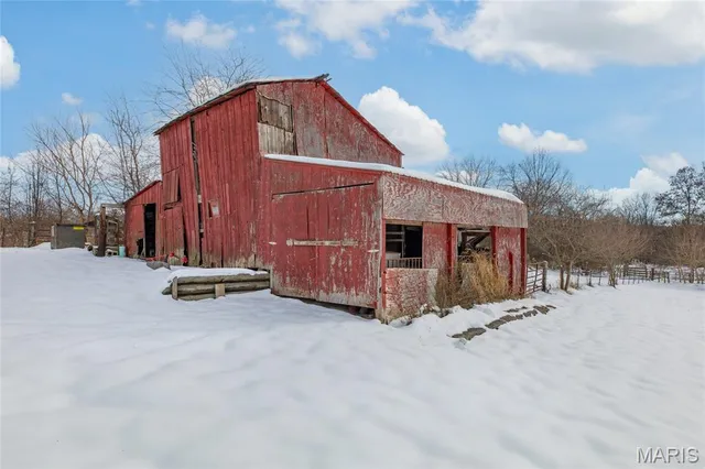 $235,000 | 812 East Warren Street, Bunker Hill, IL 62014