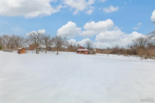 $235,000 | 812 East Warren Street, Bunker Hill, IL 62014