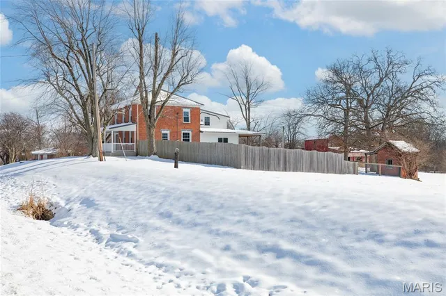 $235,000 | 812 East Warren Street, Bunker Hill, IL 62014