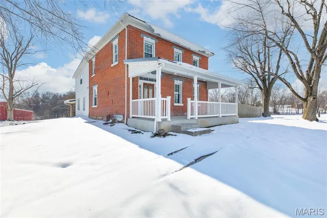 $235,000 | 812 East Warren Street, Bunker Hill, IL 62014