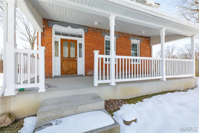 $235,000 | 812 East Warren Street, Bunker Hill, IL 62014