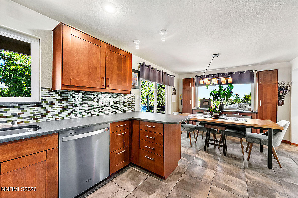 2681 Markridge Drive Reno, NV 89509 - Photo 10 of 38 _NZF4036