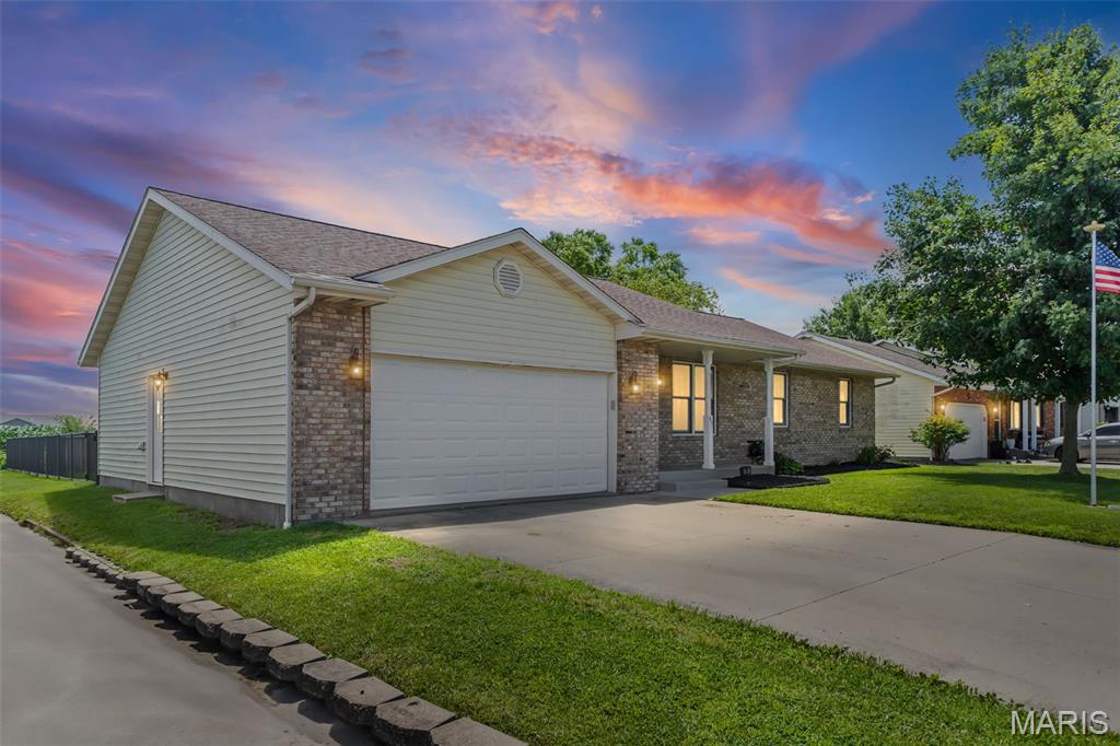 95 Sunbeam Drive Highland, IL 62249 - Photo 1 of 46