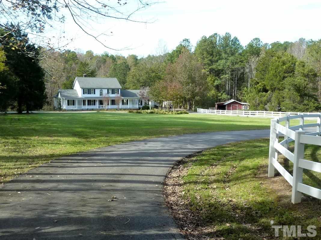 It's Paradise! Lots of room to roam and very private!  The 100+ year old barn is still useable but has not been emptied yet.