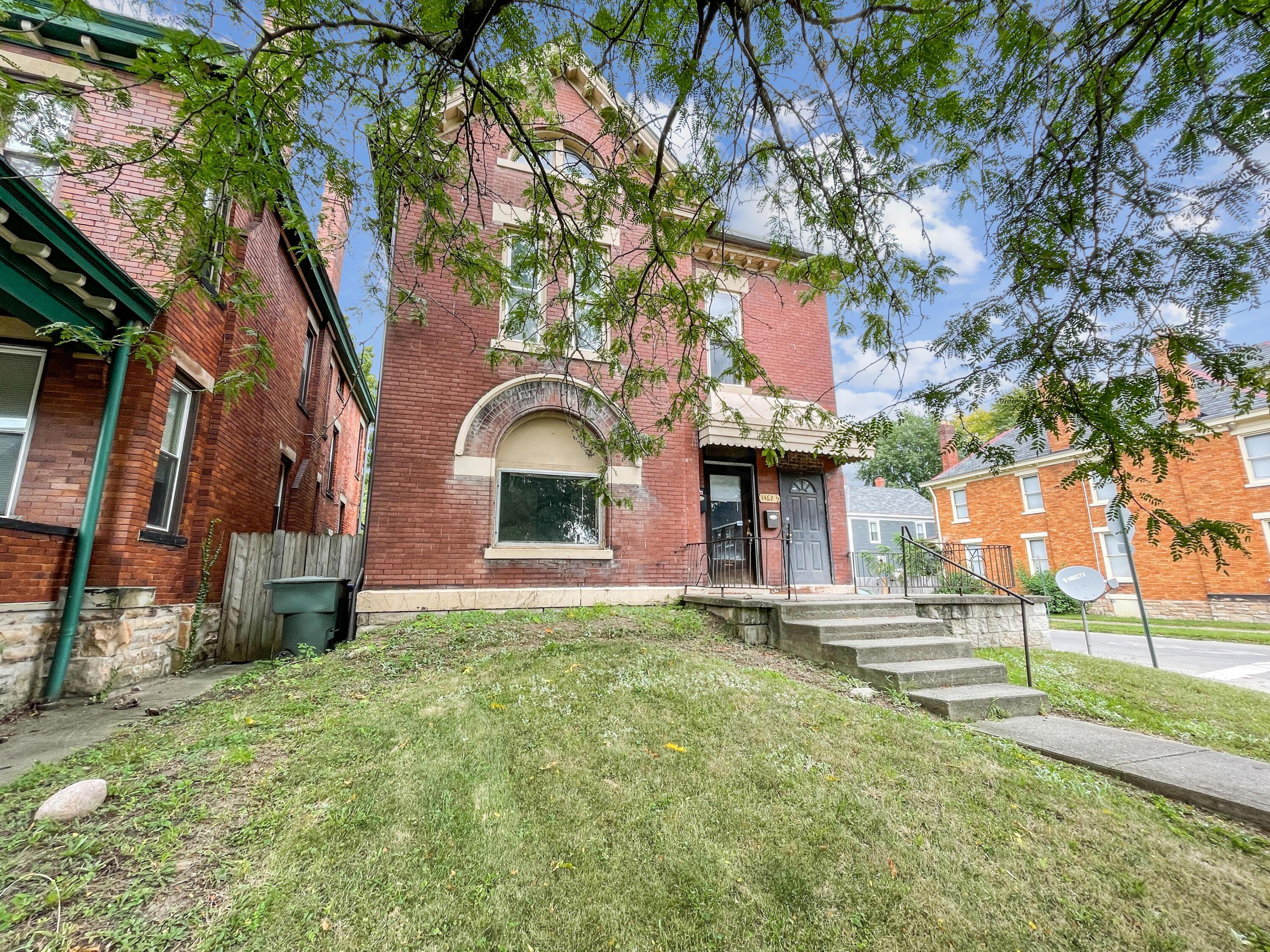 1462 Bryden Road Columbus, OH 43205 - Photo 2 of 53 E55D0DFD-BCD2-4B06-B94E-30402939C59B