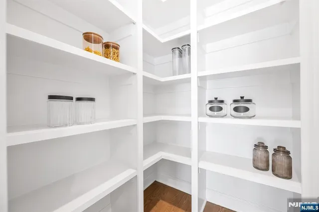 $1,199,000 | 11 Gabriel Court, Unit 11, Paramus, NJ 07652