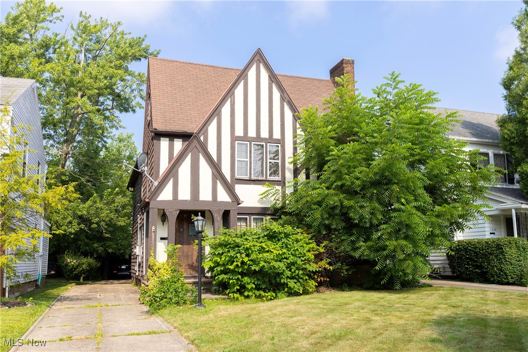 3666 Lindholm Road Cleveland, OH 44120 - Photo 2 of 42