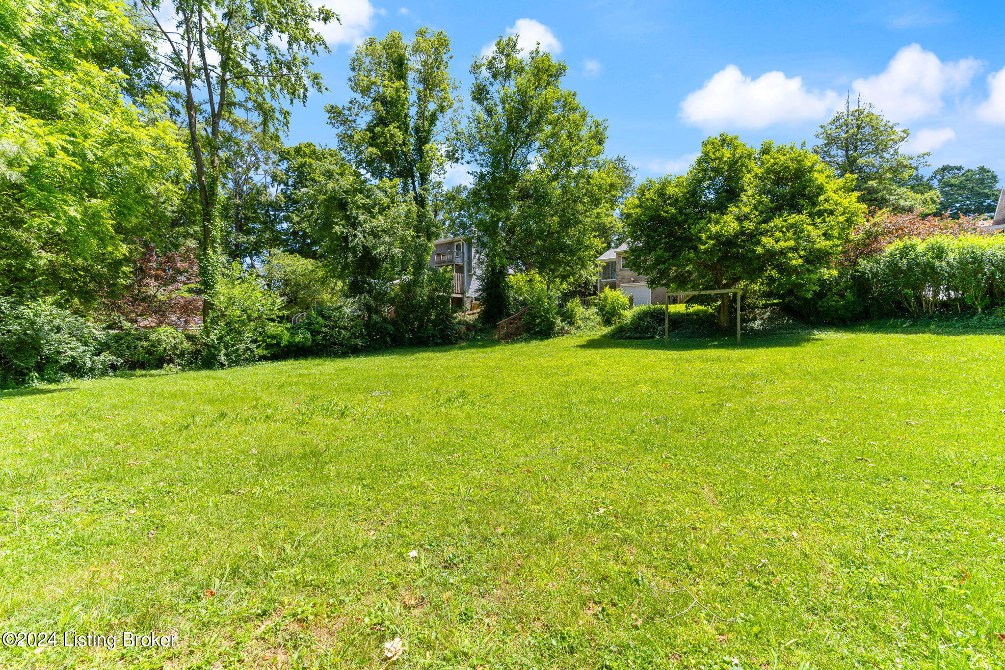 3210 Maple Road Louisville, KY 40299 - Photo 40 of 41 Rear Yard