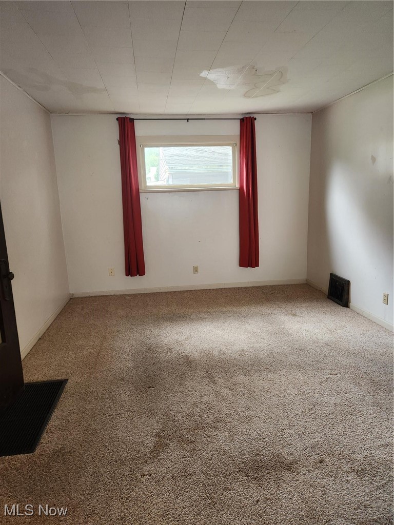 1227 Murray Avenue Akron, OH 44310 - Photo 7 of 19
