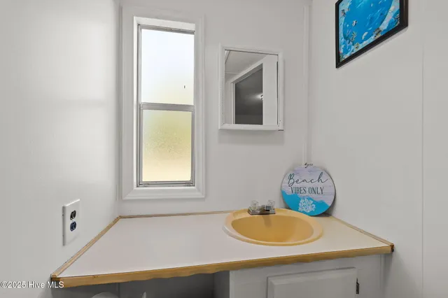 $184,900 | 105 Ronnie Road, Beaufort, NC 28516