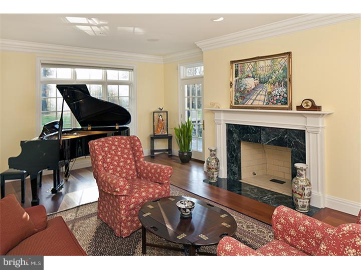 72 Bayberry Road Princeton, NJ 08540 - Photo 4 of 25 Living Room
