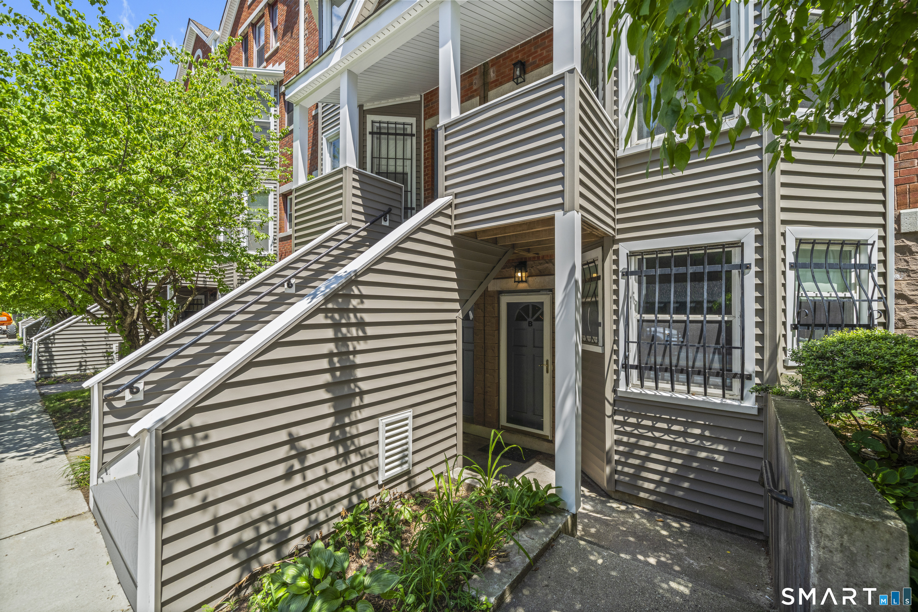 136 Maple Avenue, Unit B Hartford, CT 06114 - Photo 2 of 22