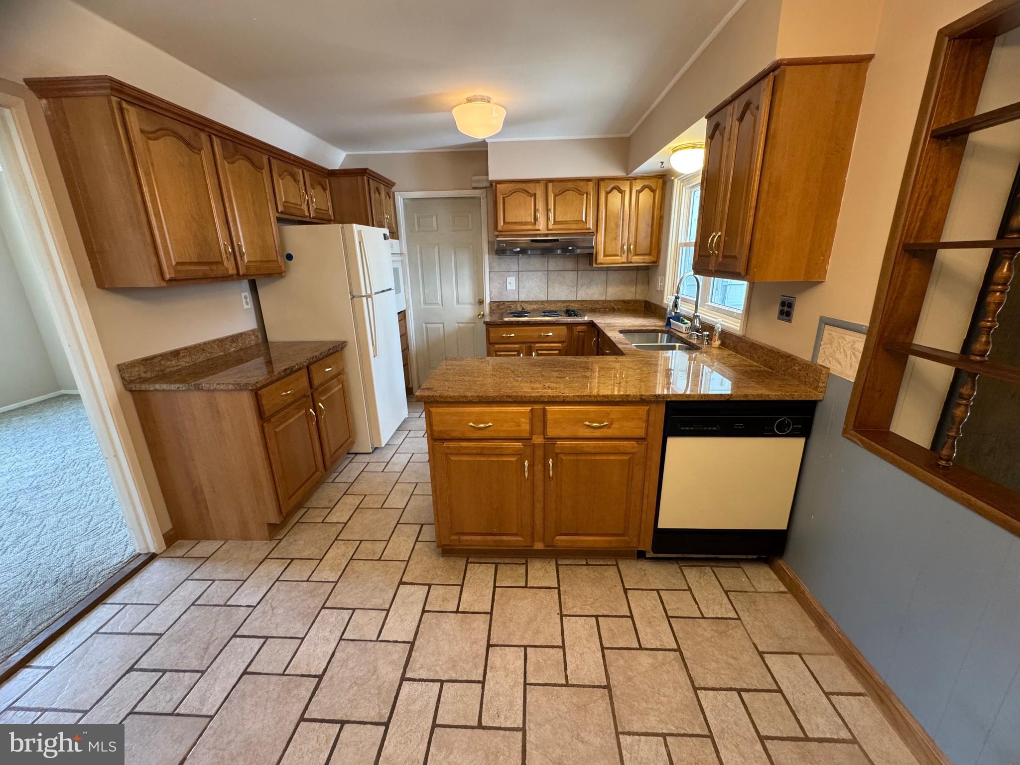 55 Tweed Road Levittown, PA 19056 - Photo 11 of 58 Gallery Image 11