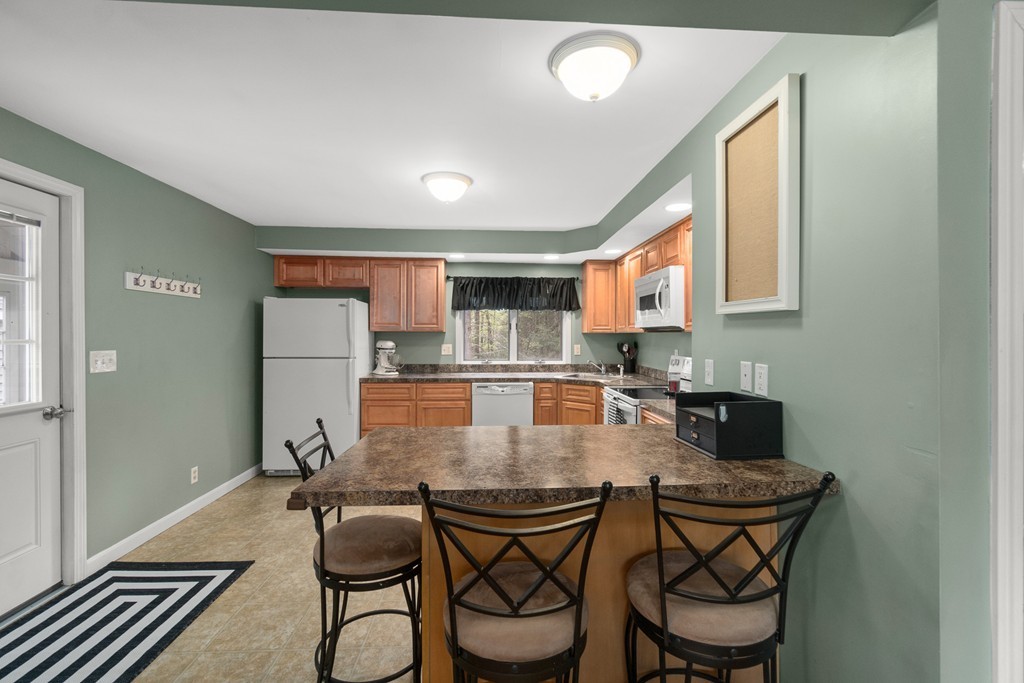 193 New Boston Road Sturbridge, MA 01566 - Photo 5 of 30