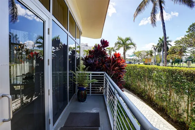 $2,800,000 | Mid Beach, Miami Beach, FL 33139