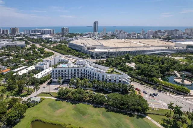 $2,800,000 | Mid Beach, Miami Beach, FL 33139