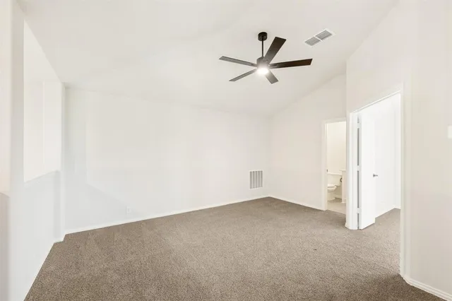 a view of a big room with closet