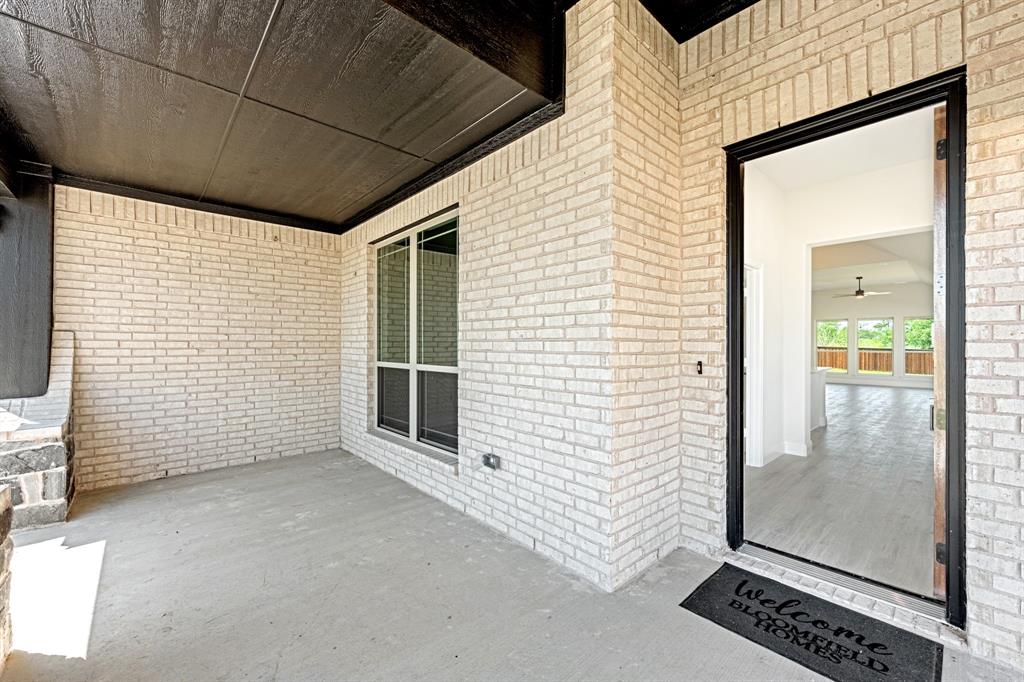 11916 Serval Street Godley, TX 76044 - Photo 4 of 35 a view of livingroom with an outdoor space