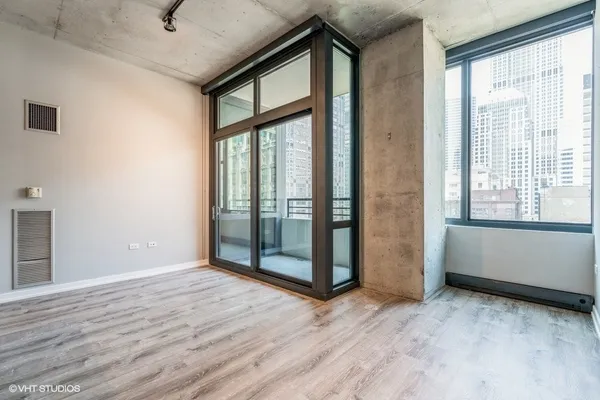 $2,995 | 235 West Van Buren Street, Unit 1822, Chicago, IL 60607