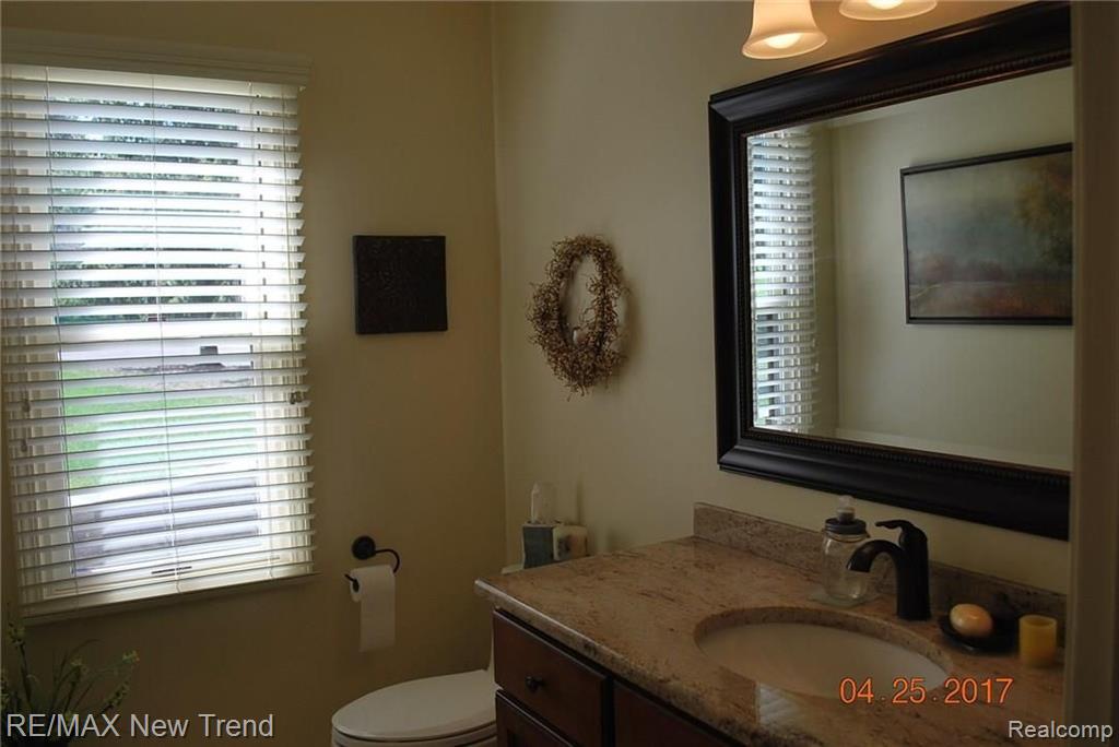 22195 River Ridge Trail Farmington Hills, MI 48335 - Photo 16 of 24