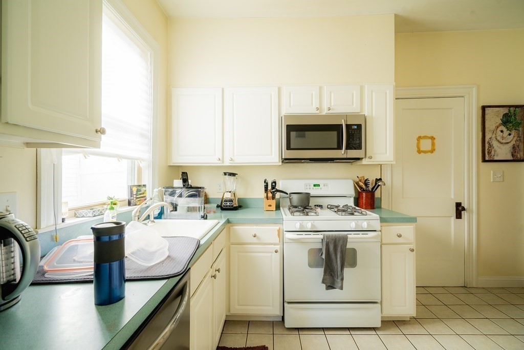 33 Mapleton Street, Unit 1 Boston, MA 02135 - Photo 4 of 16