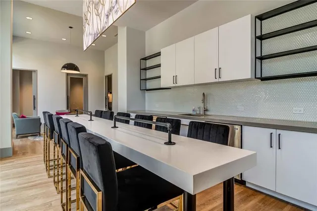 $2,523 | 205 12th Street Northeast, Unit OAK, Atlanta, GA 30309