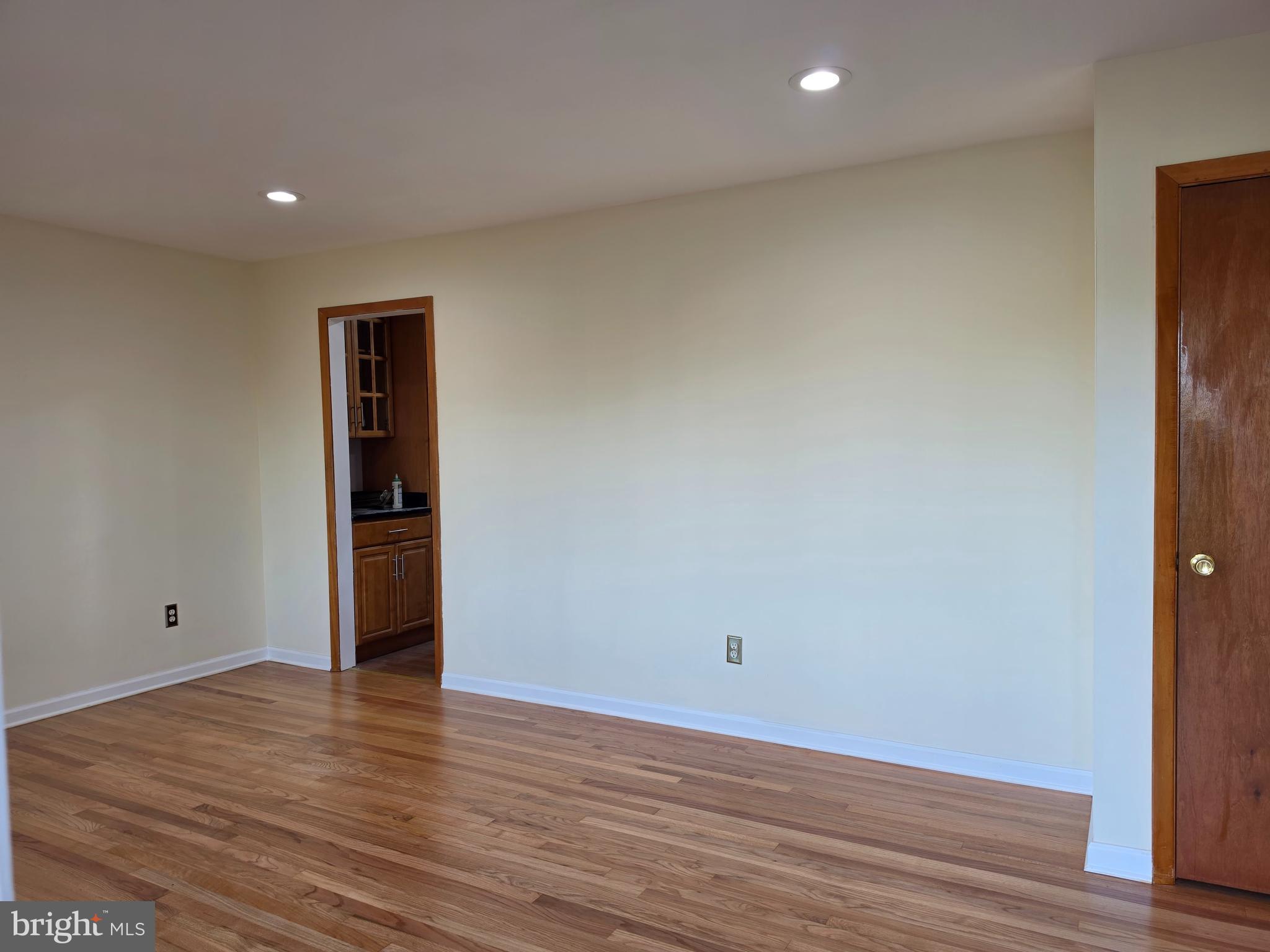 3992 Cooks Lane Ellicott City, MD 21043 - Photo 19 of 27