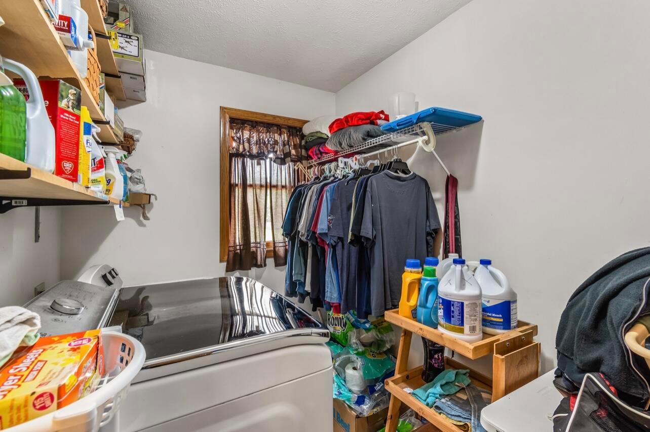 2918 Winnemac Pike La Rue, OH 43332 - Photo 25 of 38 Laundry Room