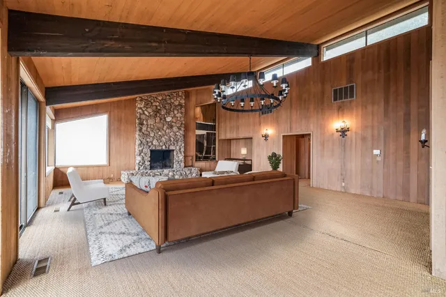 $1,274,900 | 2000 Whitehall Lane, St. Helena, CA 94574