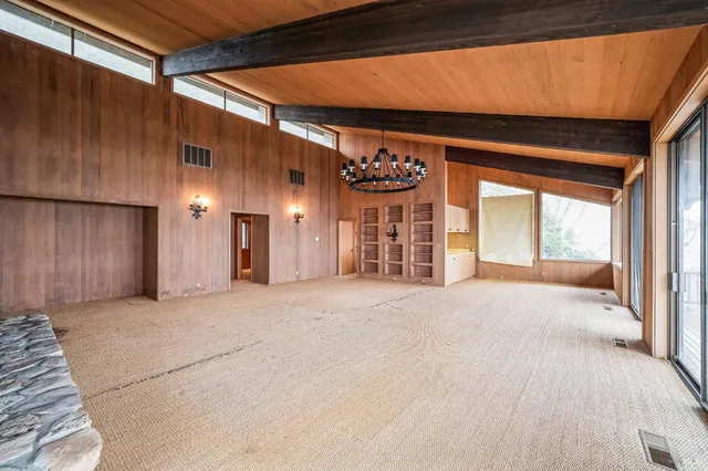 $1,274,900 | 2000 Whitehall Lane, St. Helena, CA 94574