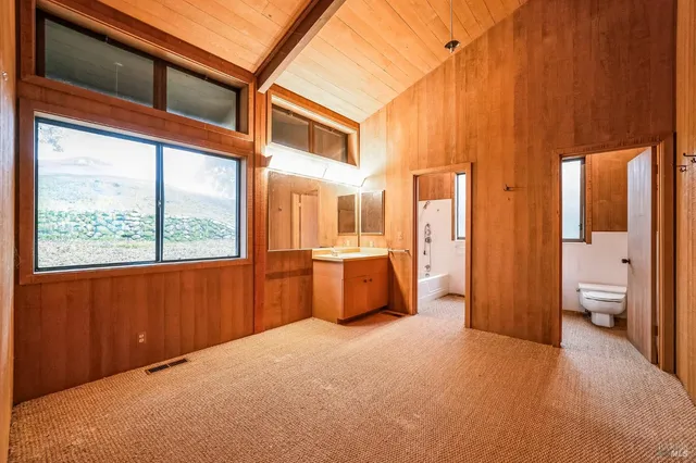 $1,274,900 | 2000 Whitehall Lane, St. Helena, CA 94574