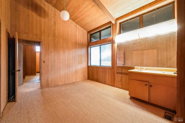 $1,274,900 | 2000 Whitehall Lane, St. Helena, CA 94574