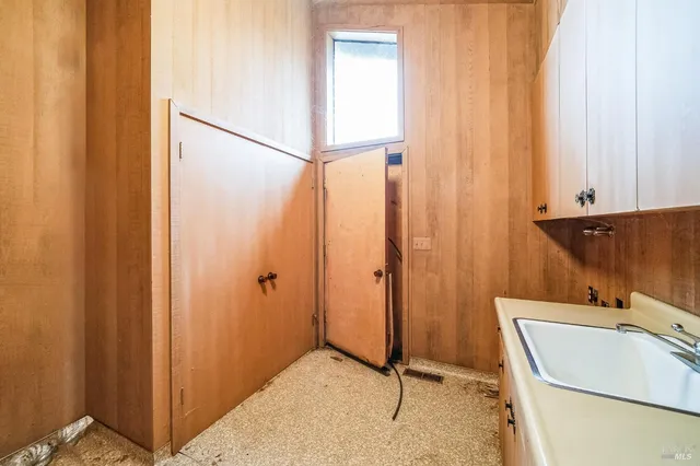 $1,274,900 | 2000 Whitehall Lane, St. Helena, CA 94574