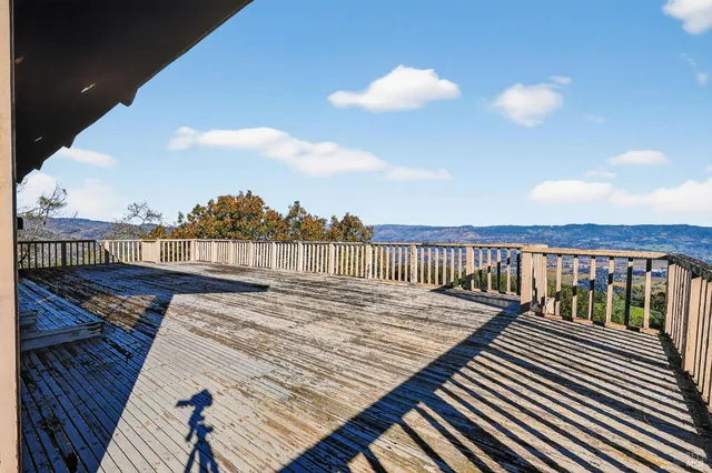 $1,274,900 | 2000 Whitehall Lane, St. Helena, CA 94574