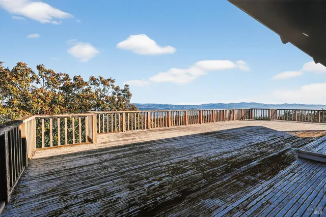 $1,274,900 | 2000 Whitehall Lane, St. Helena, CA 94574