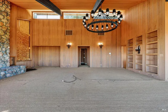 $1,274,900 | 2000 Whitehall Lane, St. Helena, CA 94574