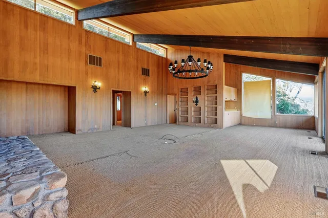 $1,274,900 | 2000 Whitehall Lane, St. Helena, CA 94574