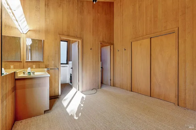 $1,274,900 | 2000 Whitehall Lane, St. Helena, CA 94574