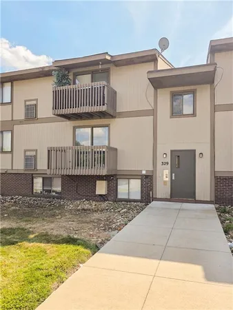 $1,200 | 329 Ridge Point Circle, Unit 23, Bridgeville, PA 15017