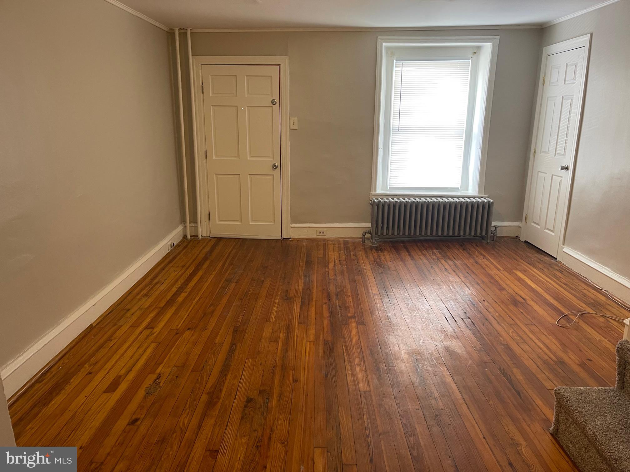 111 Carson Street Philadelphia, PA 19127 - Photo 2 of 17 Living Room -