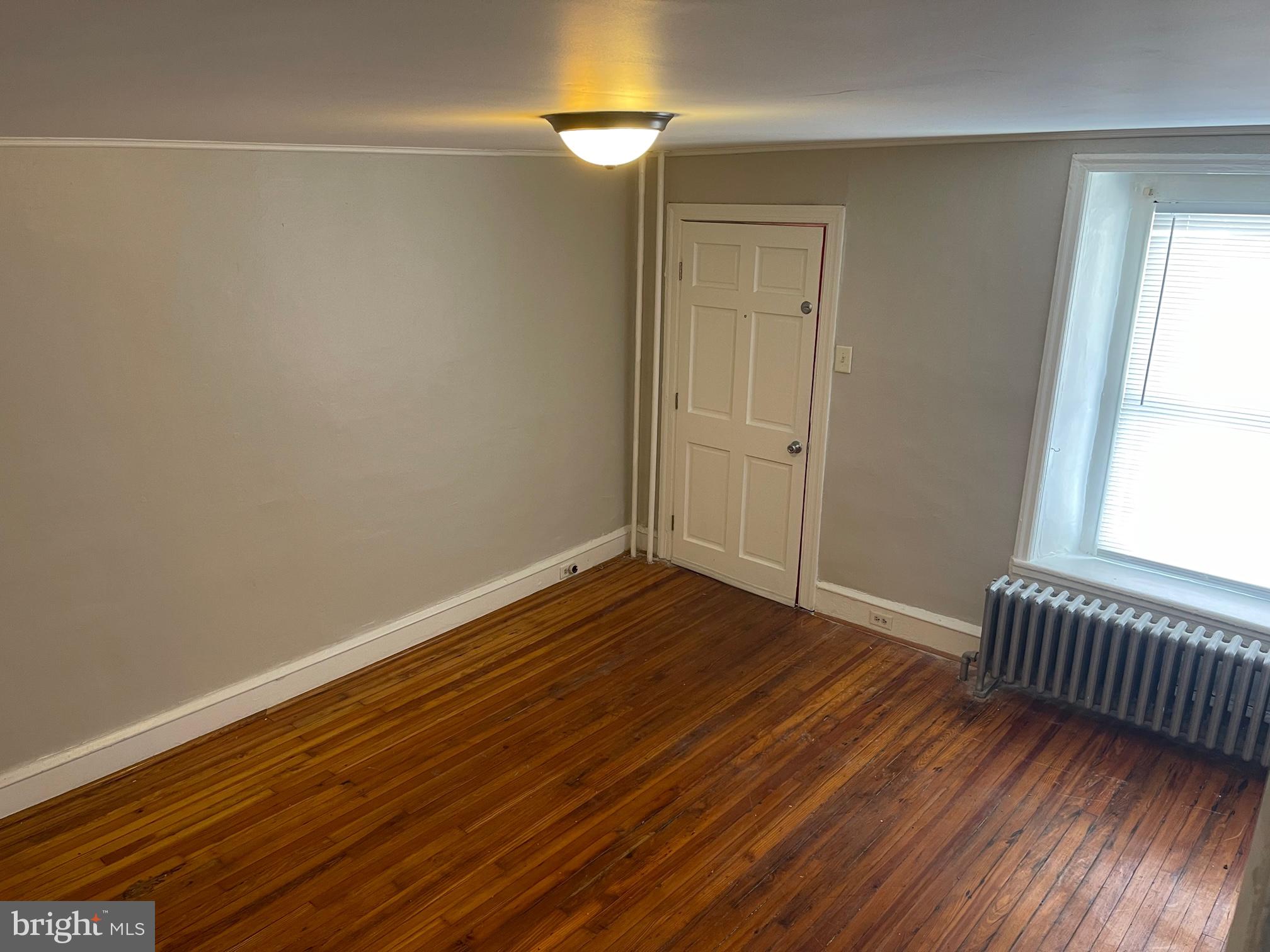 111 Carson Street Philadelphia, PA 19127 - Photo 3 of 17 Living Room