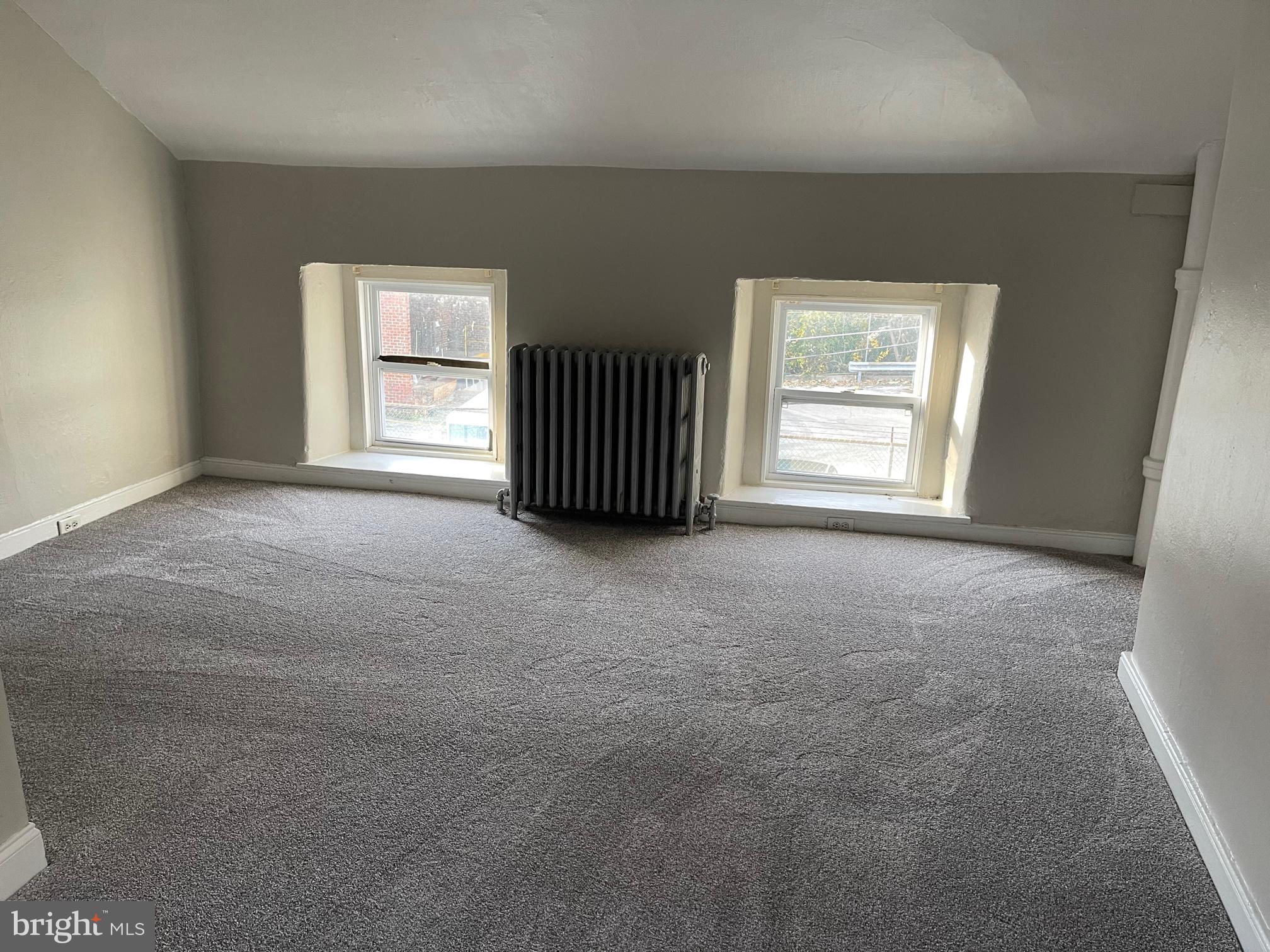 111 Carson Street Philadelphia, PA 19127 - Photo 8 of 17 Master Bedroom - Top Floor