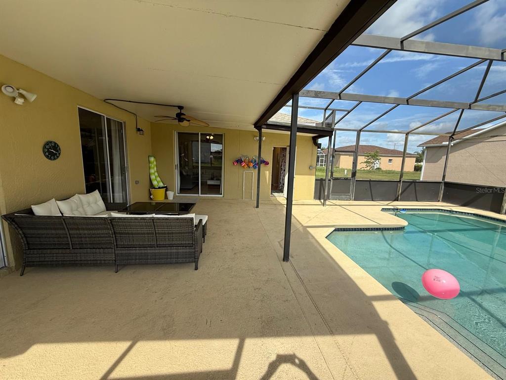 2526 Jasmine Trace Drive Kissimmee, FL 34758 - Photo 30 of 31 a view of outdoor space and dining room
