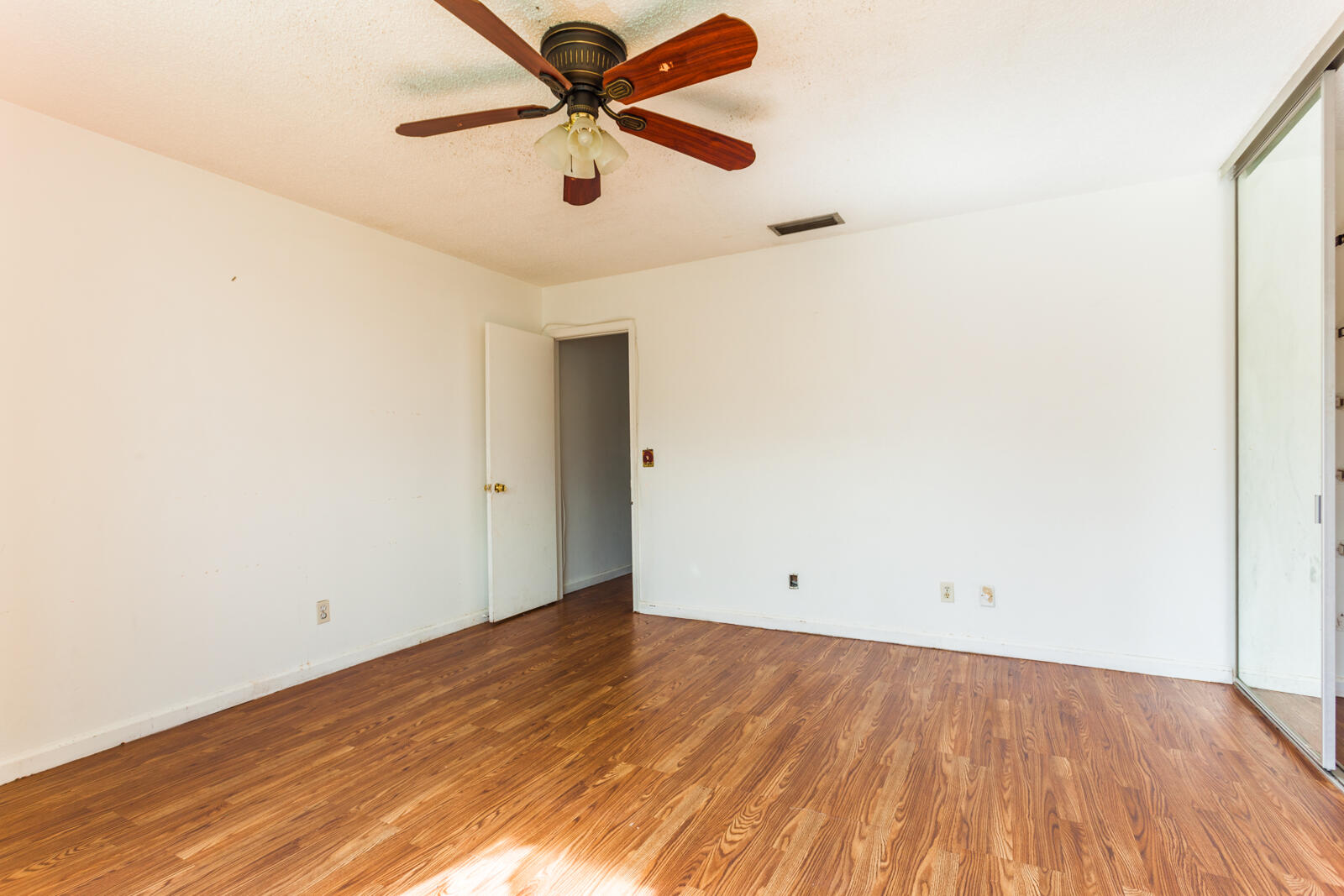 5080 Elmhurst Road, Unit C West Palm Beach, FL 33417 - Photo 12 of 16 20_bedroom2