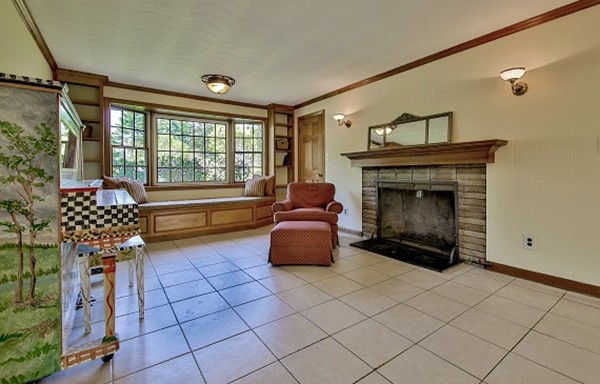 16 Jessie Road Chelmsford, MA 01824 - Photo 9 of 30 Gallery Image 9