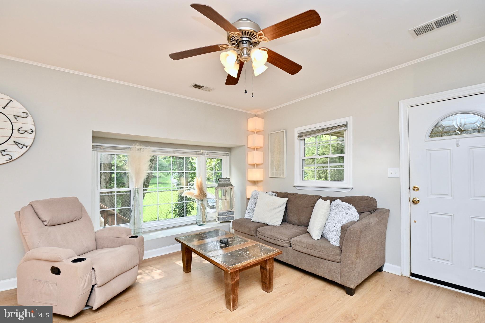262 Decatur Road Stafford, VA 22554 - Photo 5 of 29 LIVING ROOM W/BAY WINDOW