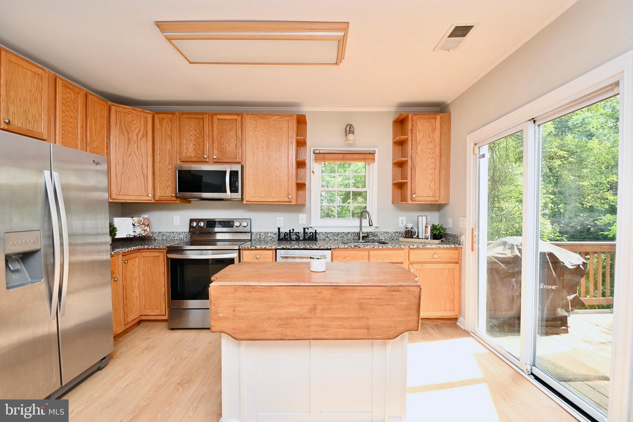 262 Decatur Road Stafford, VA 22554 - Photo 8 of 29 KITCHEN W/ISLAND