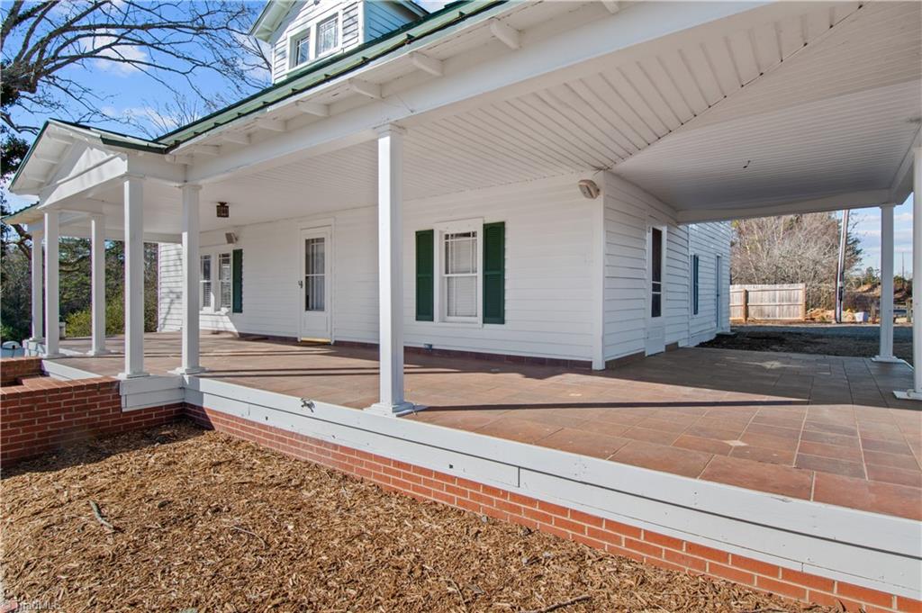 8174 Hawkins Road Clemmons, NC 27012 - Photo 4 of 28