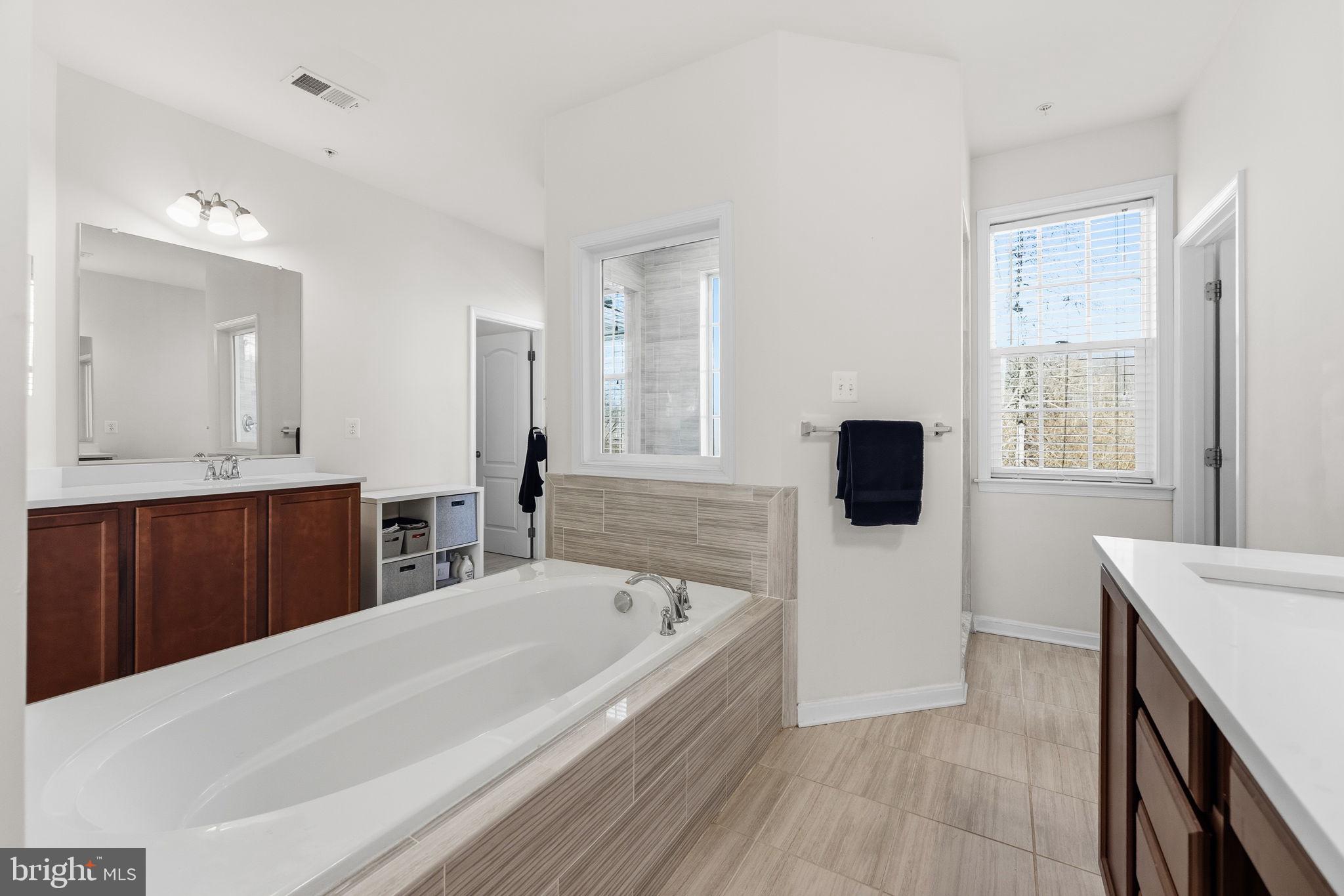 11904 Parallel Road Bowie, MD 20720 - Photo 40 of 86 En-suite Bathroom